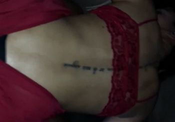 A safada sente mais tesão dando de quatro!